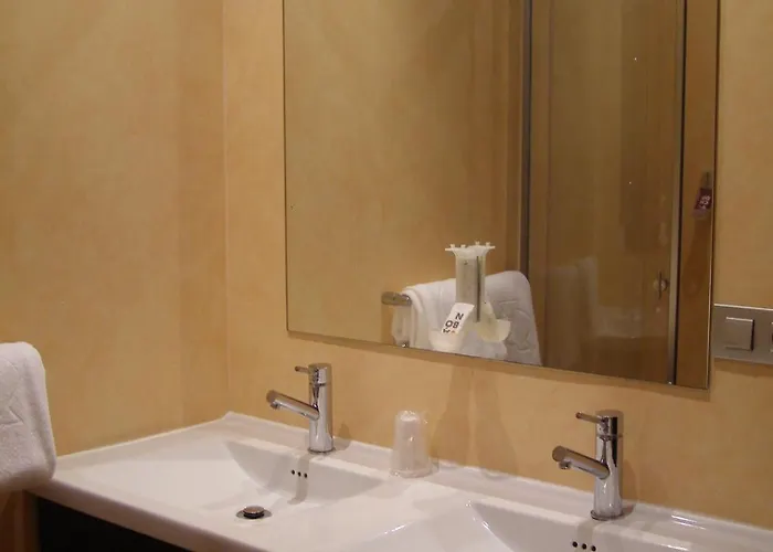 Hotel Area Serrano 2*